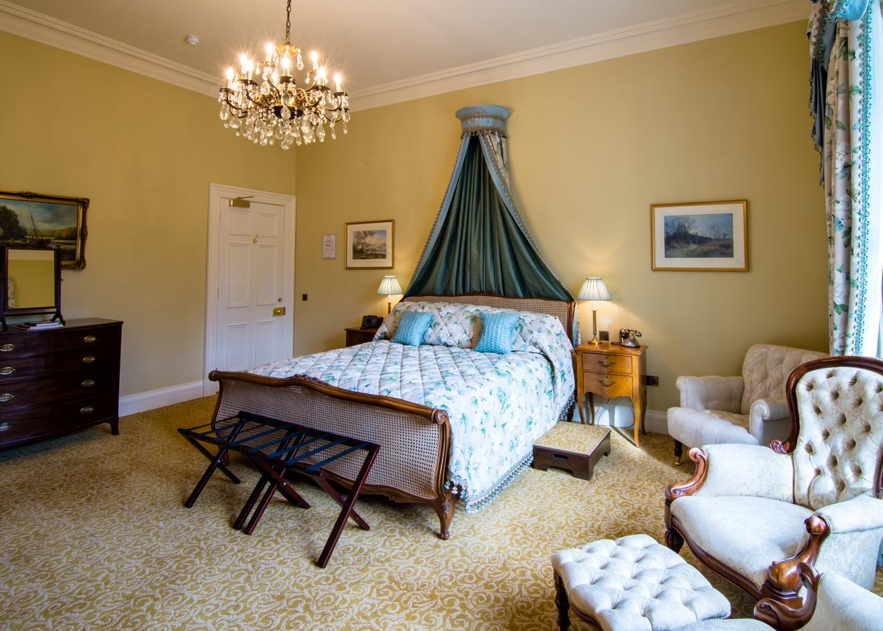 Crossbasket Castle Hotel & Restaurant High Blantyre Екстериор снимка