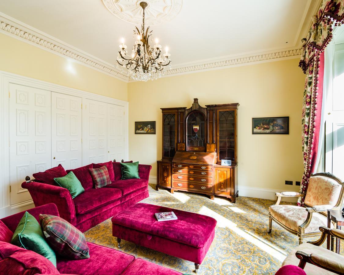 Crossbasket Castle Hotel & Restaurant High Blantyre Екстериор снимка
