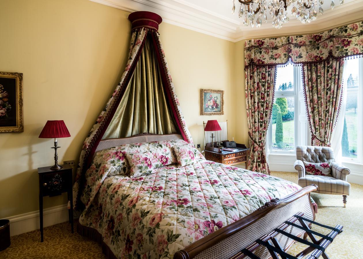 Crossbasket Castle Hotel & Restaurant High Blantyre Екстериор снимка