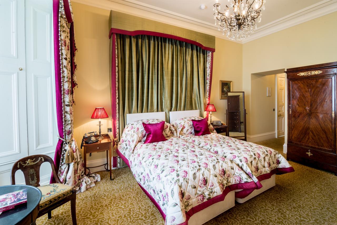 Crossbasket Castle Hotel & Restaurant High Blantyre Екстериор снимка
